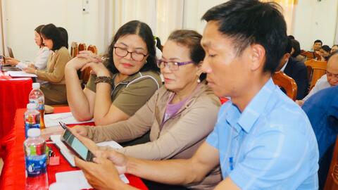 Xã Vạn Tường: Tập huấn sử dụng Sổ tay đảng viên điện tử cho hơn 200 cán bộ, đảng viên