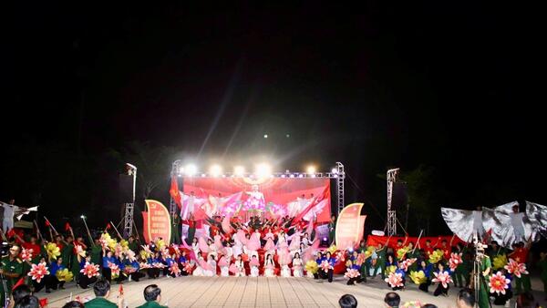 Chương trình nghệ thuật “Tự hào truyền thống – Vững bước tương lai”