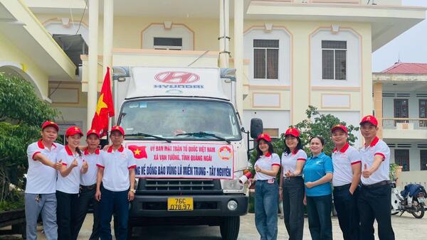 Cán bộ và Nhân dân xã Vạn Tường chung tay hỗ trợ đồng bào vùng Lũ Miền Trung- Tây Nguyên