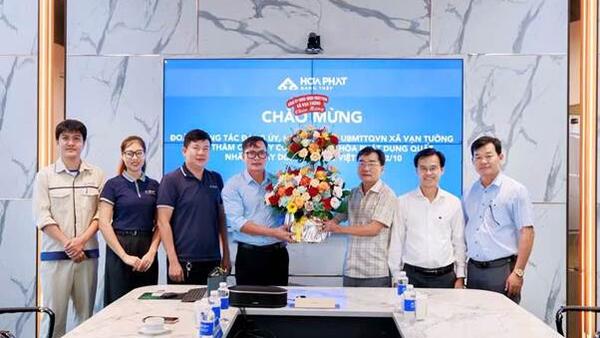 LÃNH ĐẠO XÃ VẠN TƯỜNG THĂM, CHÚC MỪNG DOANH NGHIỆP NHÂN NGÀY DOANH NHÂN VIỆT NAM